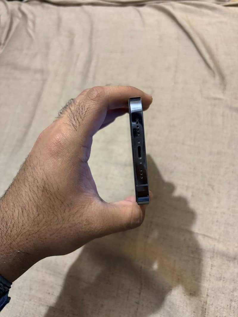 iPhone 13 Pro 4