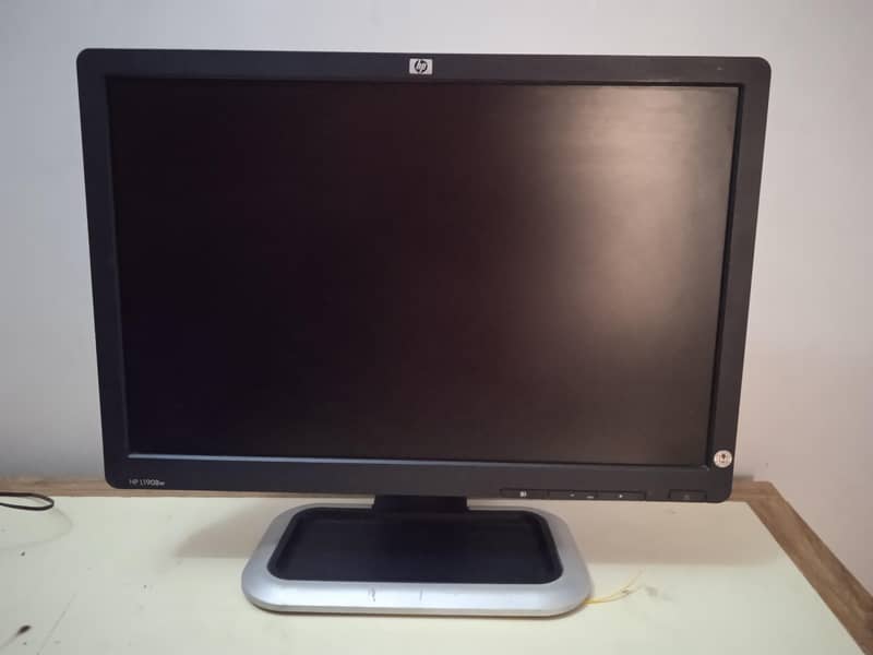 19" wide hp computer led 0