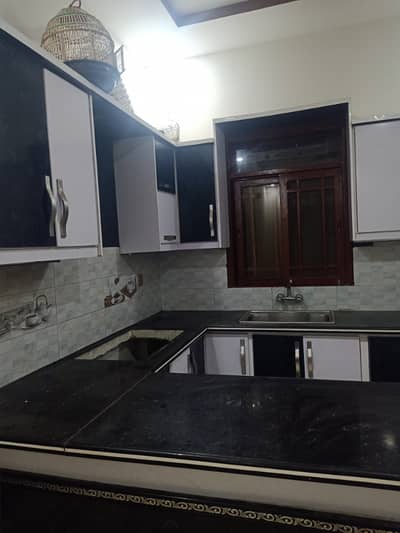 House Portion 240 Sqyds 1st Floor 3 Beds DD In Block 4 Gulistan e Jauhar