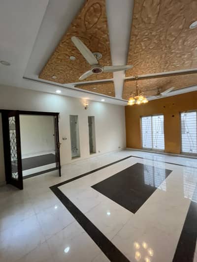 5 Beds 1 Kanal Prime Location House for Rent in Ex Park View DHA Phase 8 Lahore.