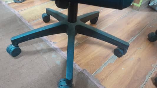 Office Chairs with very good condition