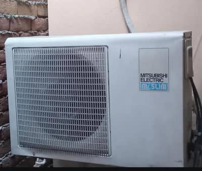 a great condition 1.5 ton Split AC