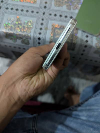 sharp Aquos R1 best for gaming and multi media