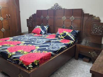 Stylish Wooden Laminated Bedroom Furniture