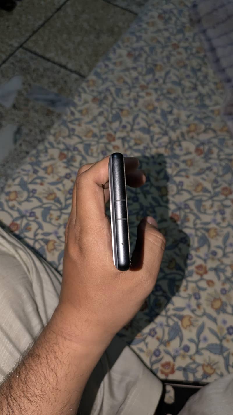 Google pixel 7a 4