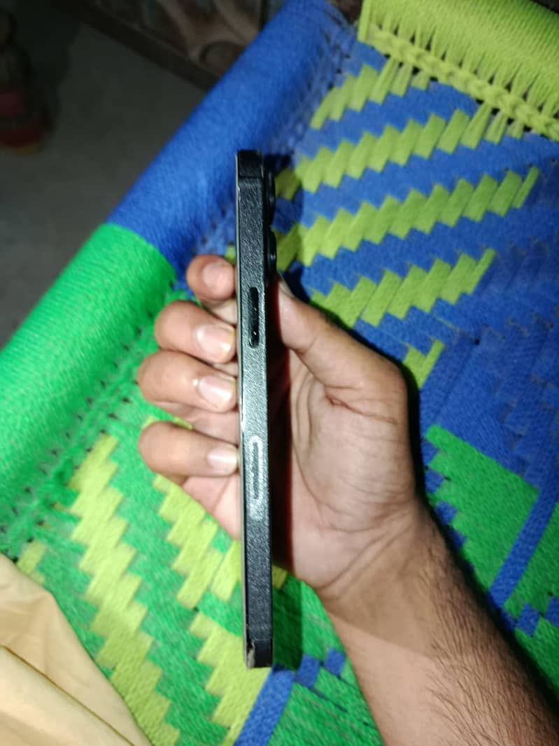 iPhone1 4Max 3