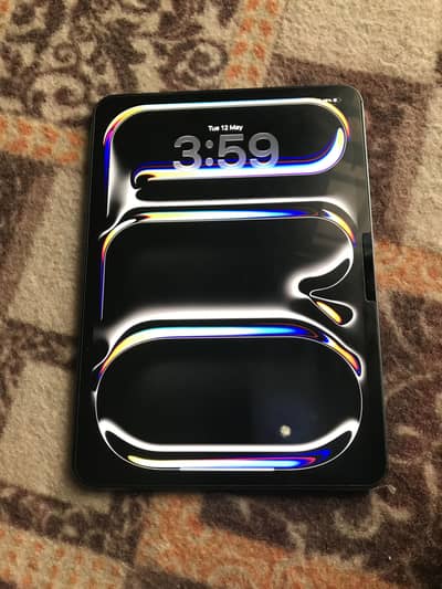 iPad Pro m4 chip 256 gb with box battery health 91