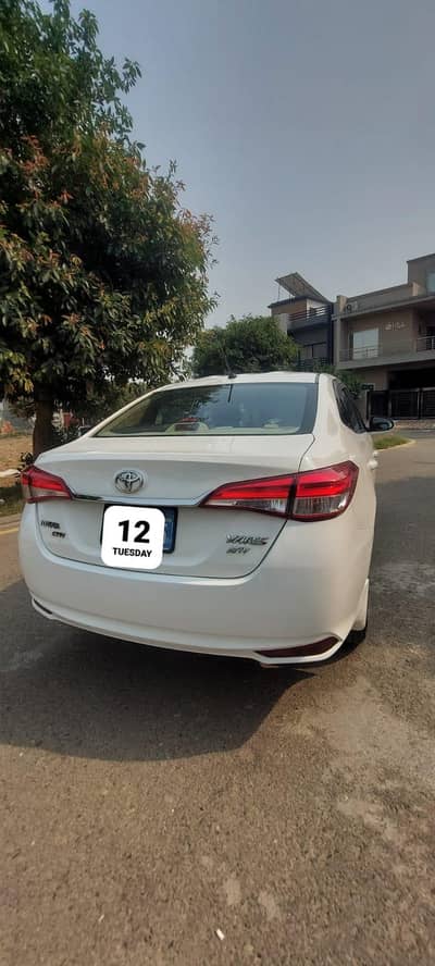 TOYOUTA YARIS ATIV CVT 1.3