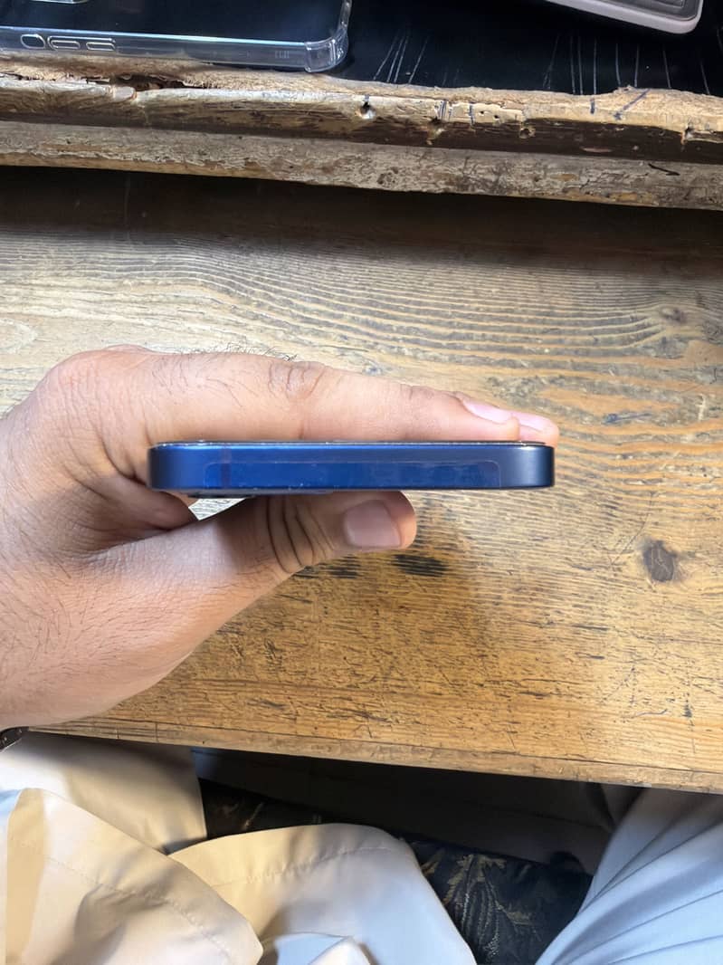 IPhone 12 2