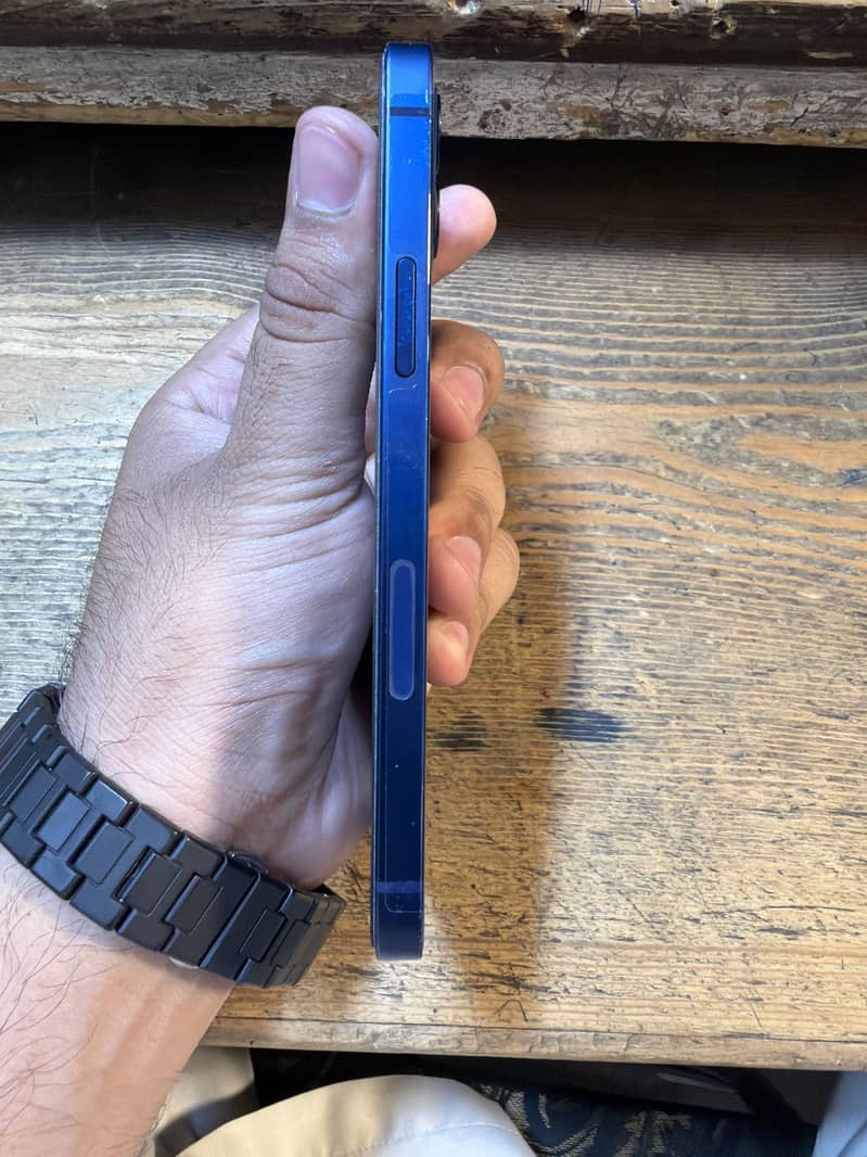 IPhone 12 3