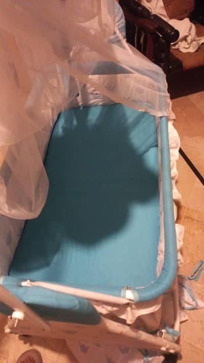 jhoola /baby bassinet