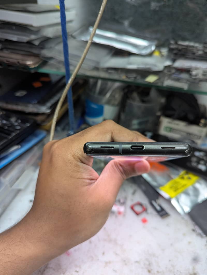 pixel 6a read complete description 4