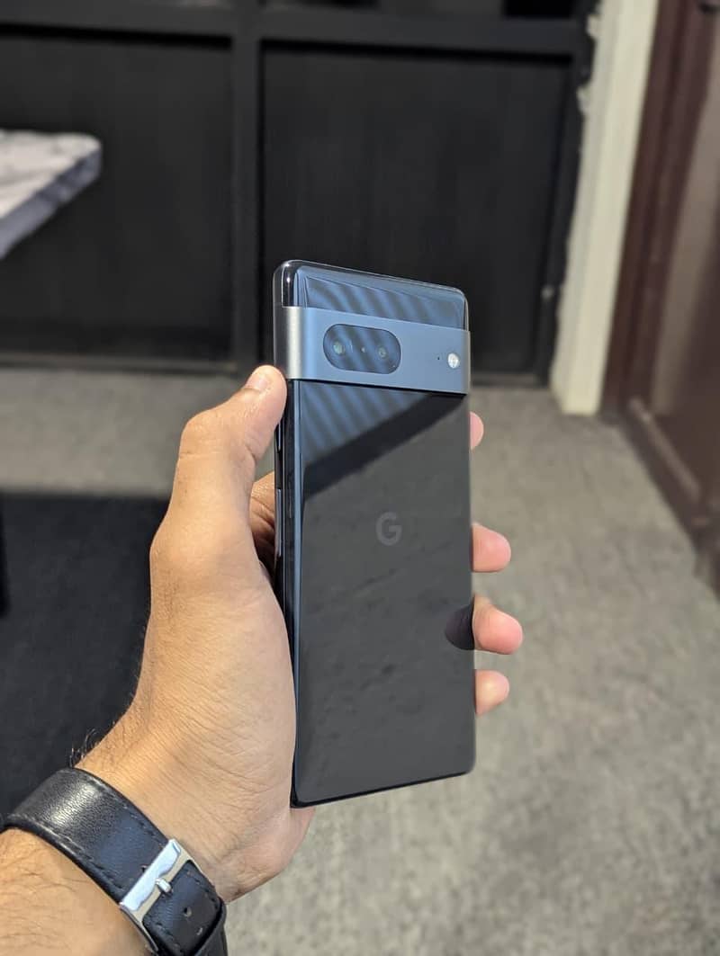 Google Pixel 7 4