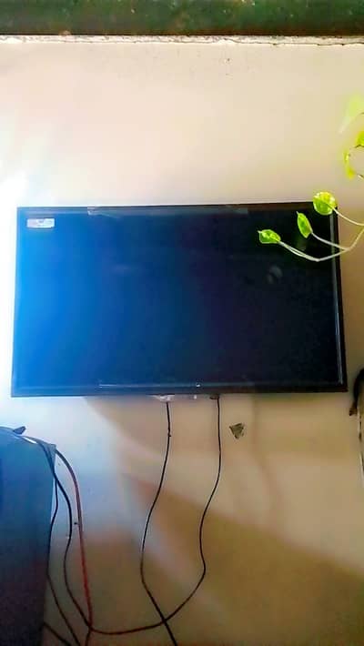 led all working no issue remote available 10/10 phone number 030635217