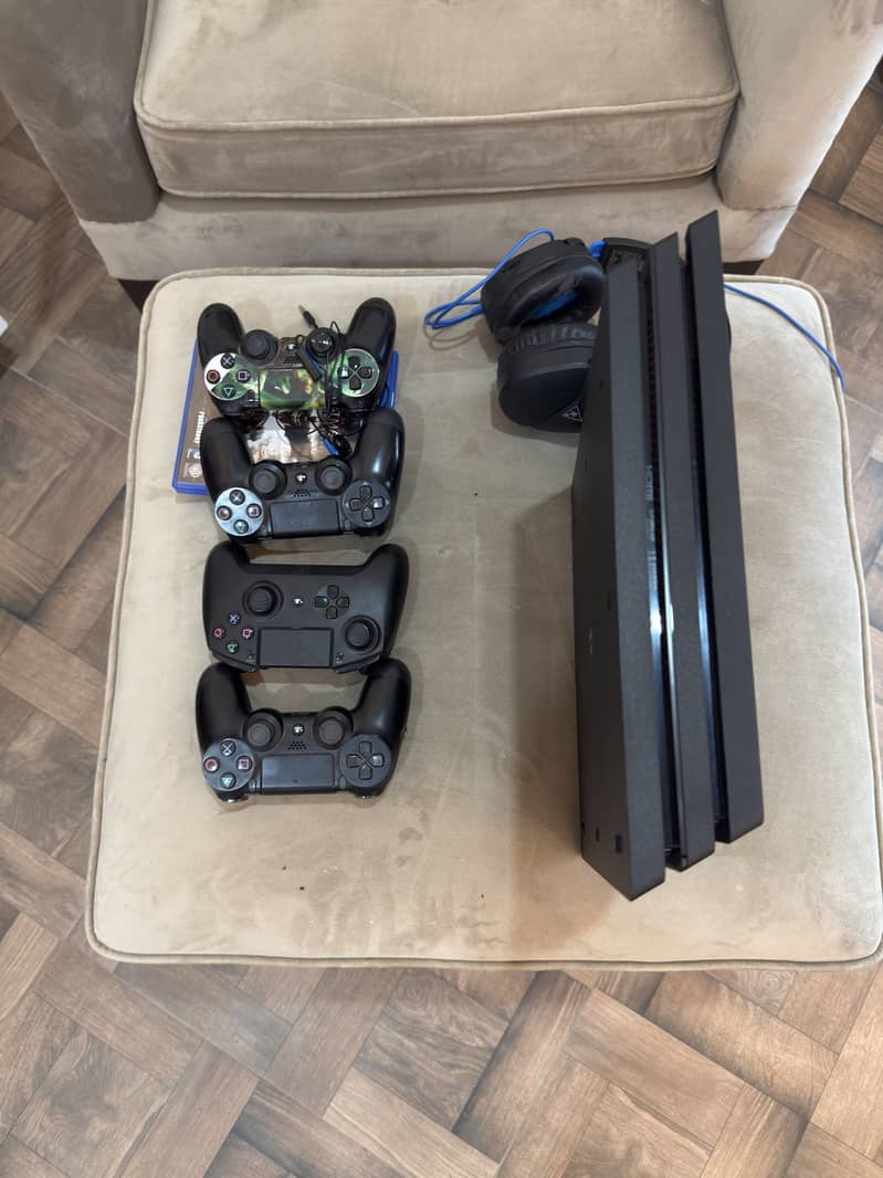 Pristine condition PS4 PRO 3