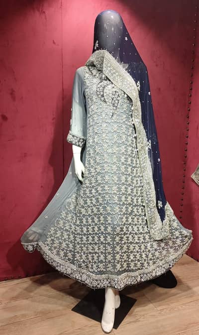 boutique for sale شاپ کا سامان برائے فروخت. contact:03465235201