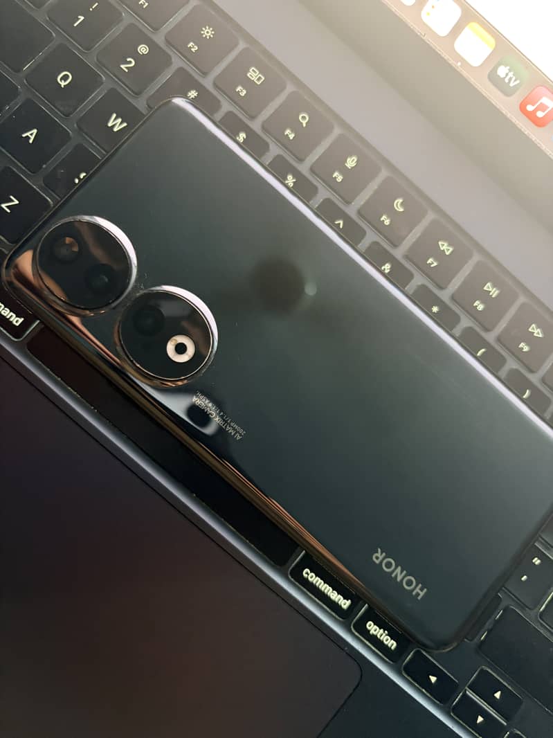 Honor 90 1