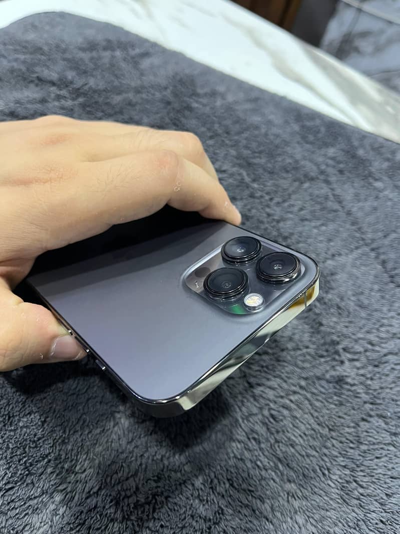iPhone 13 pro max 1