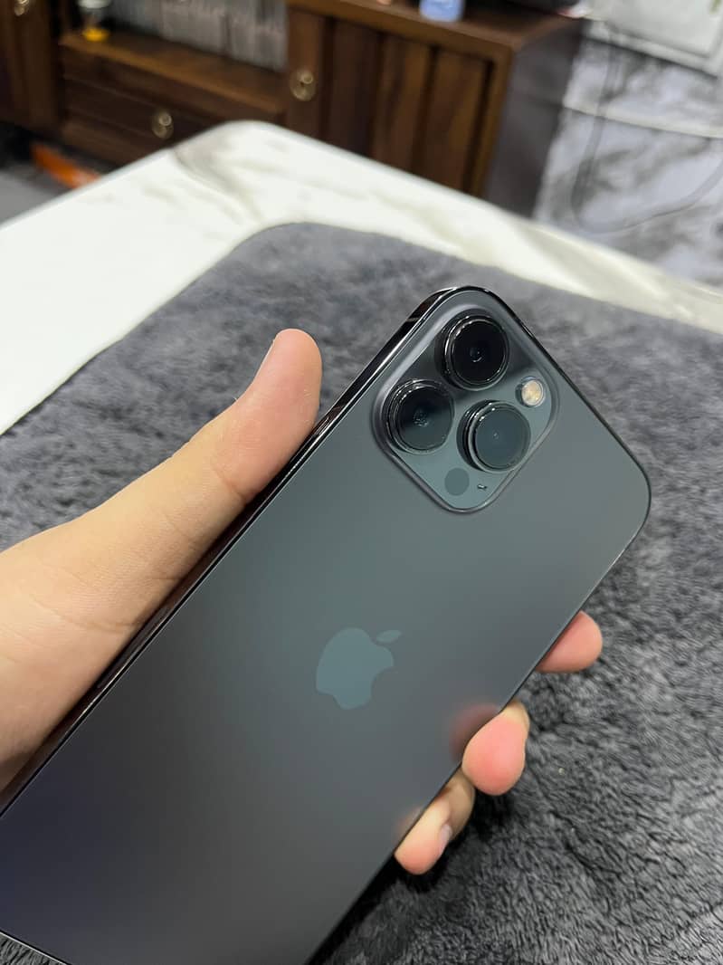 iPhone 13 pro max 5