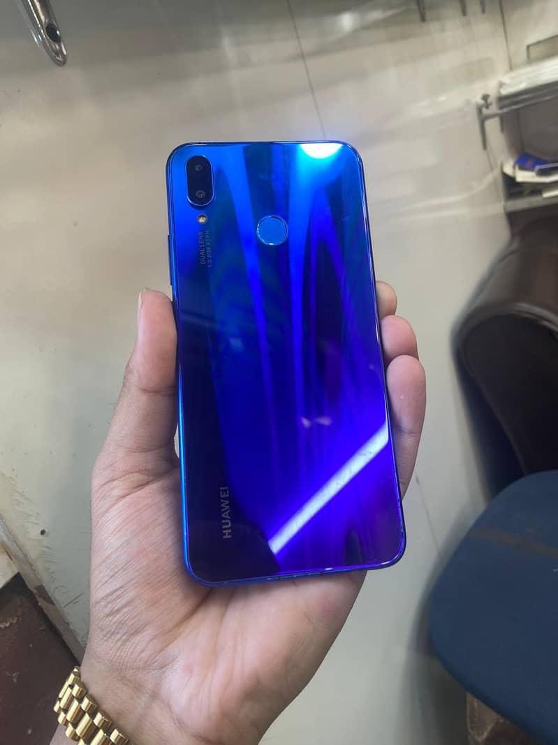 Huawei nova 3i 0