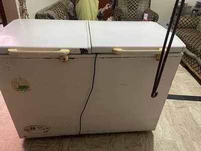 Waves deep freezer