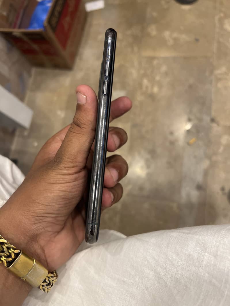 iphone 11 pro max 2