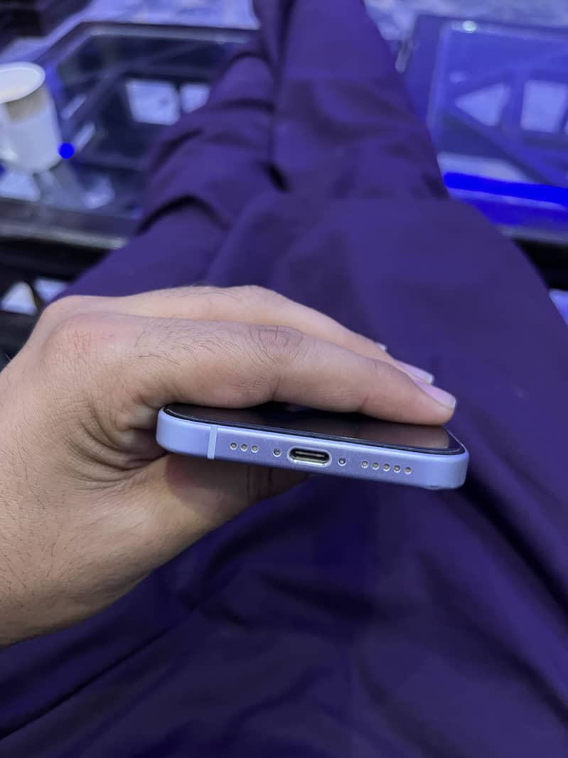 iPhone 15 3