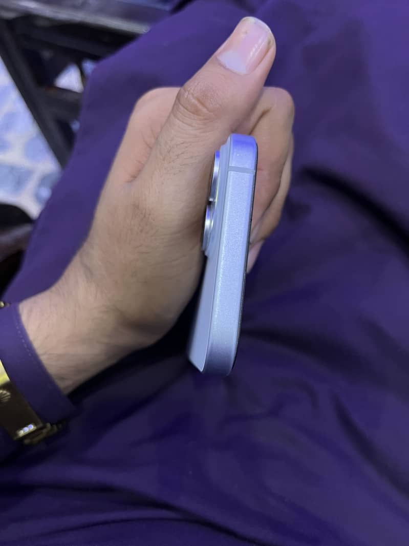 iPhone 15 7
