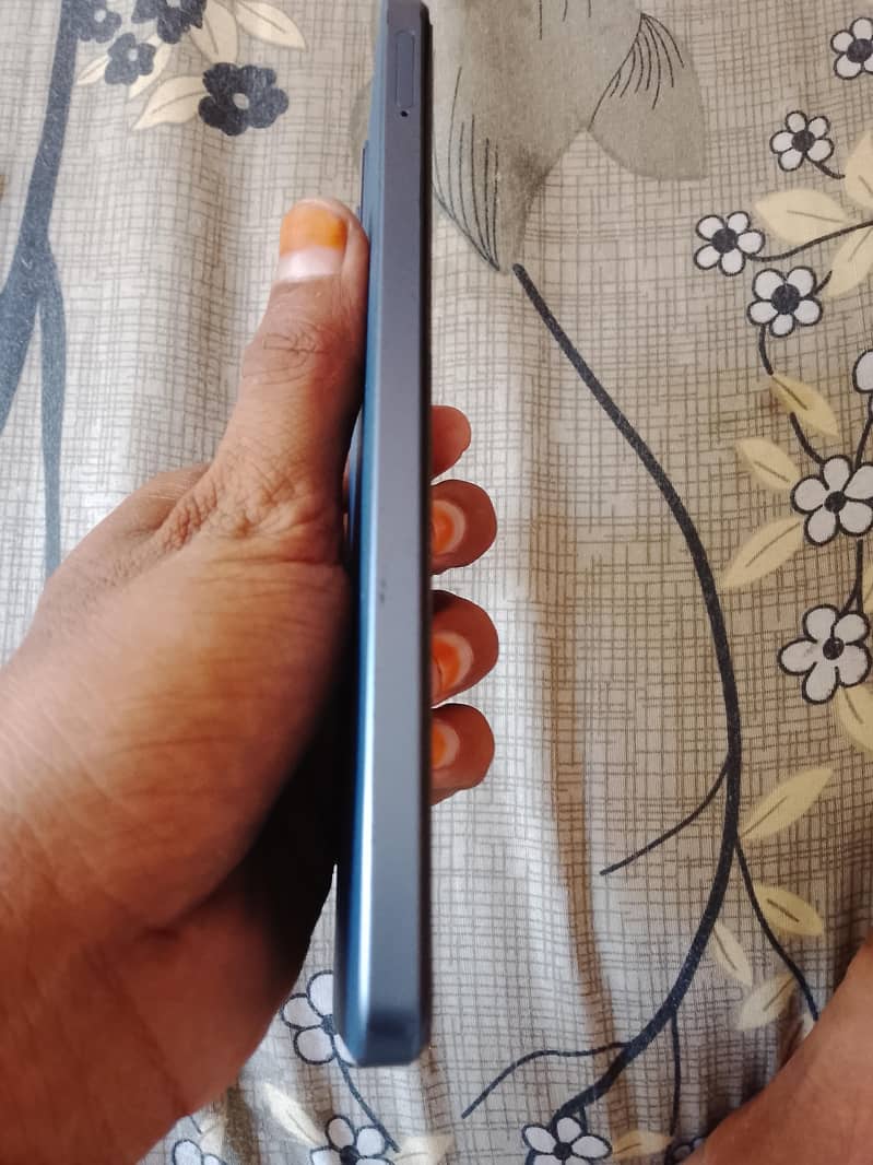 Realme C63 3