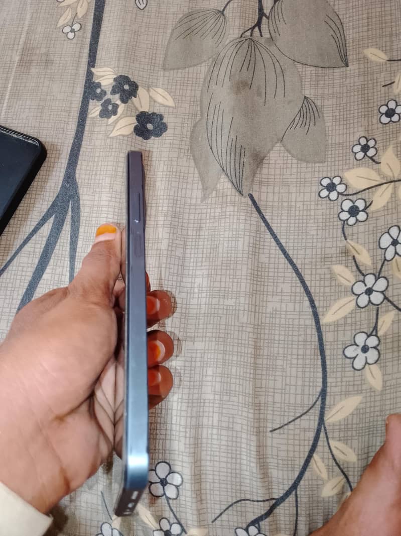 Realme C63 6