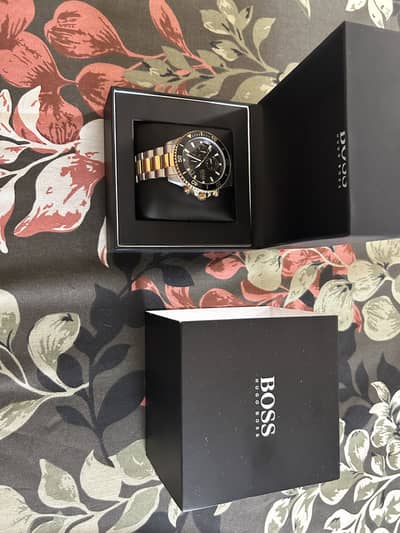 Hugo boss 1513908 100% original unused  conditions 10/10