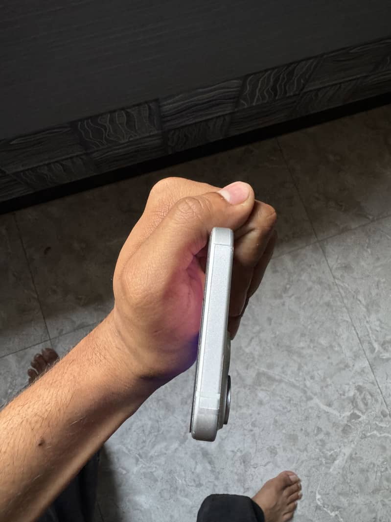 Iphone 15 blue 5