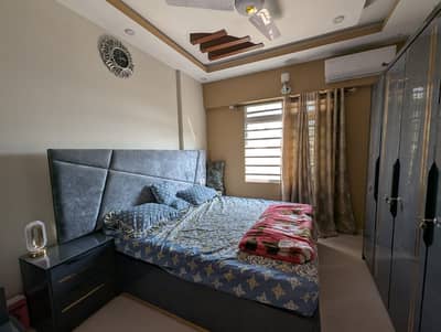 Get This Amazing Prime Location 1300 Square Feet Flat Available In Parsi Colony