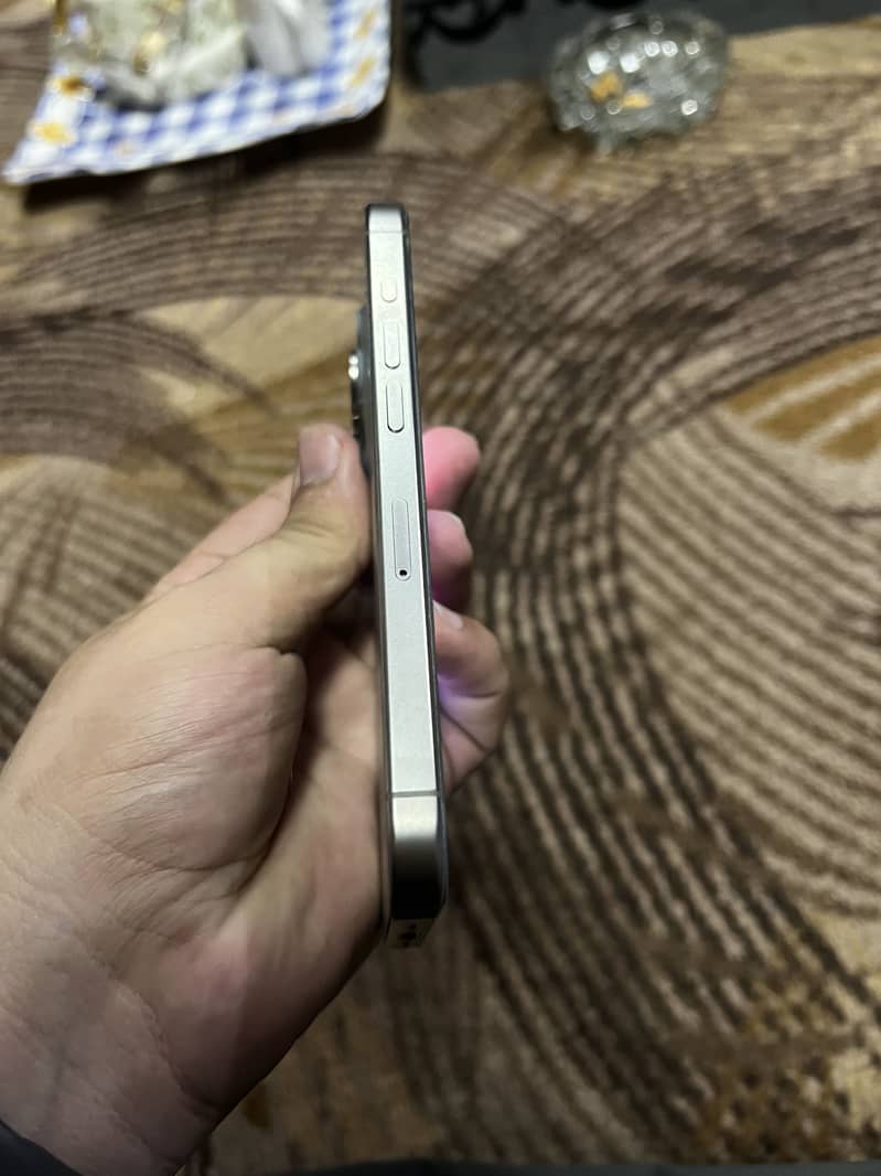Iphone 15pro 8