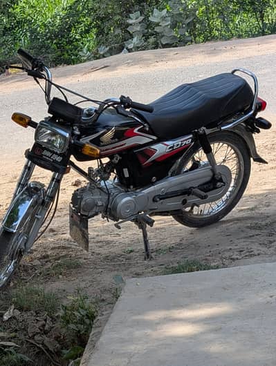 Honda CD 70 black color 2025 model
