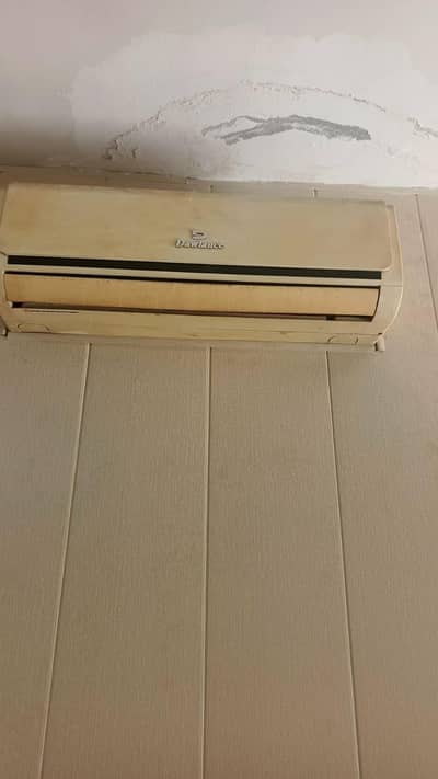 Dawlance 1 ton Non Inverter AC