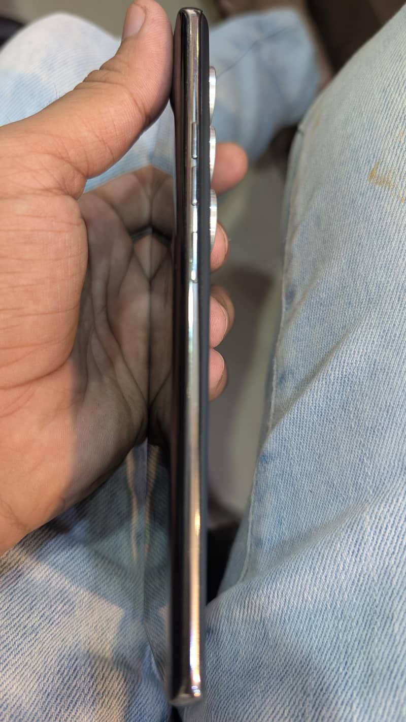 Tecno Camon 40 pro 4