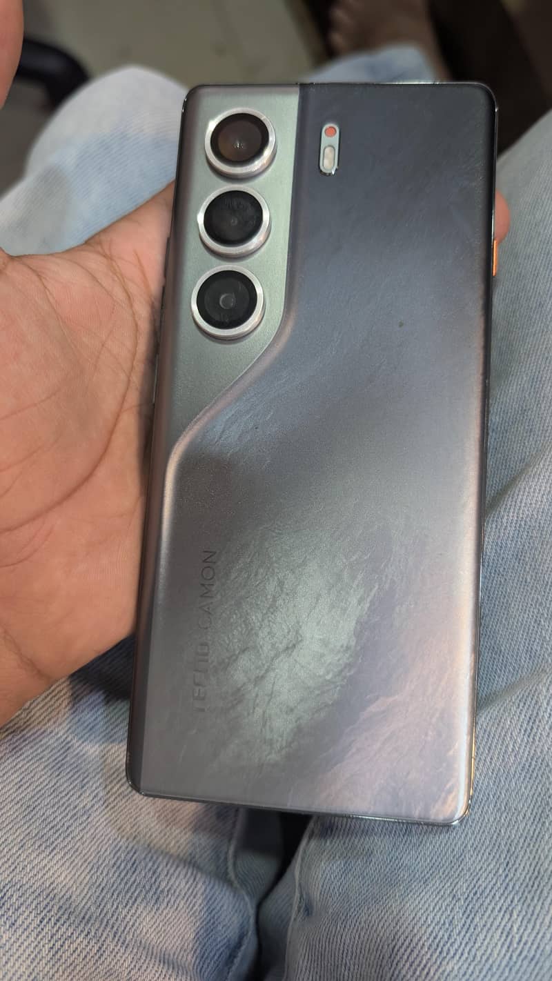 Tecno Camon 40 pro 5