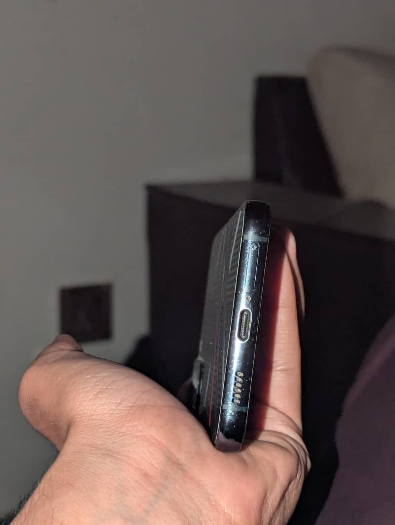 Samsung S22PLUS 4