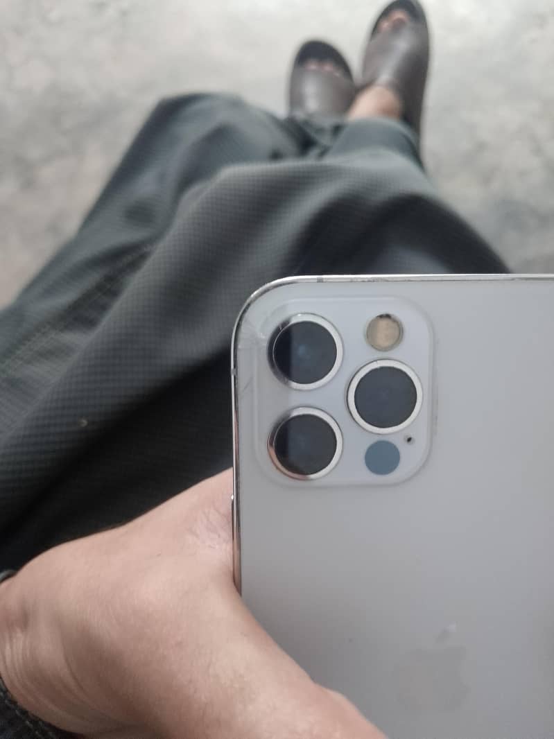 iphone 12 pro 2