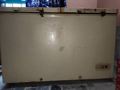 Dowlance Deep Freezer Good Condition