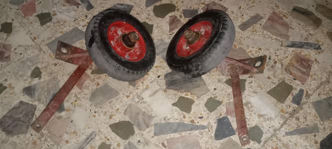 ELECTRIC SCOOTY SUPPORTING WHEELS