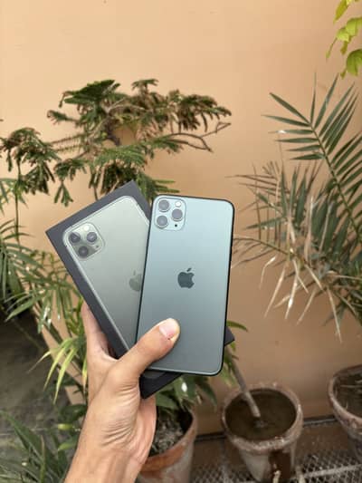 iPhone 11 Pro max with box factory unlock waterpack total genuine