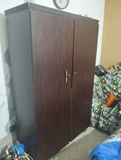 Safe Almari wood achi condition me for sale