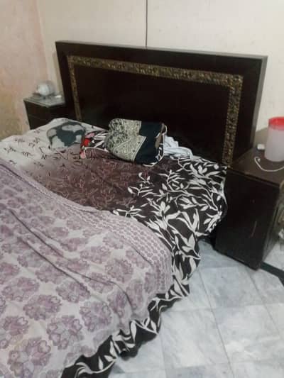 bed side table aur dressing