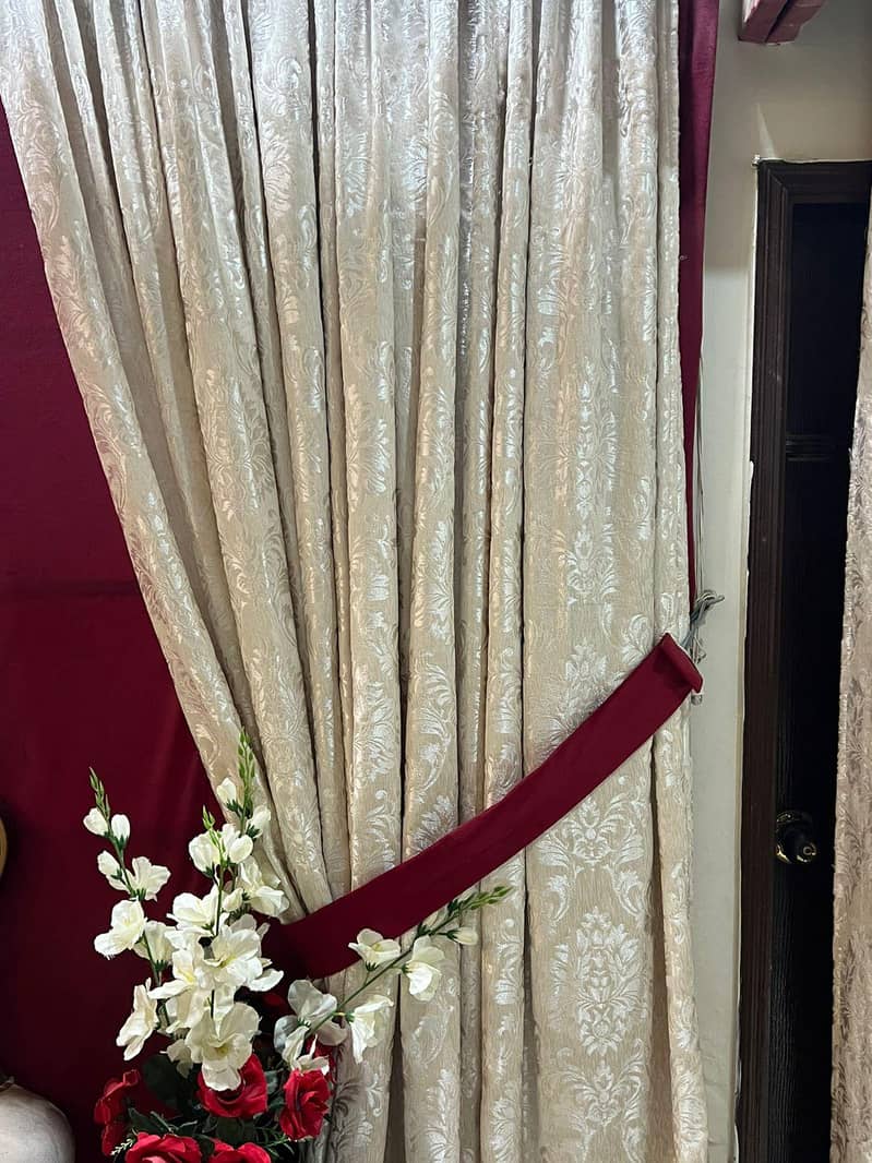 Curtains 0
