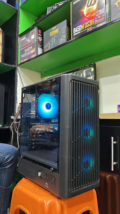 Gaming pc + Samsung 24 inch curve display LCD +keyboard and mouse