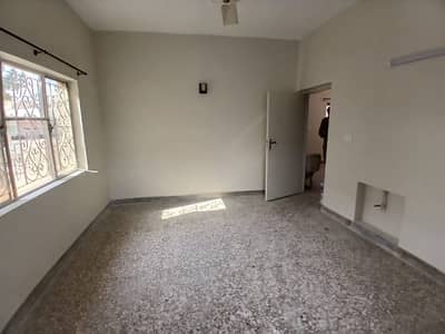 G91 Upper Portion Available For Rent