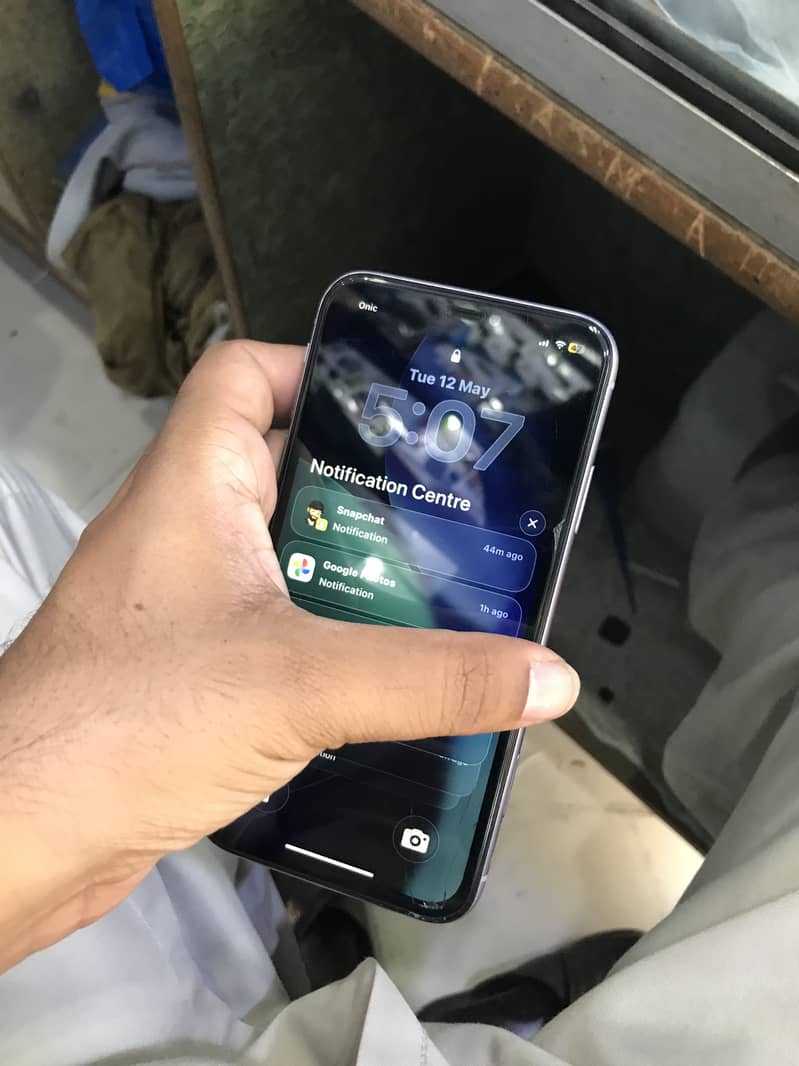 iPhone 11 7