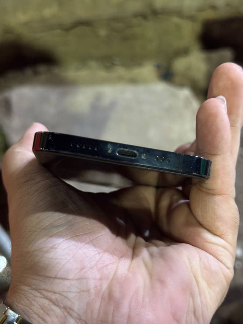 iPhone 12 Pro 1